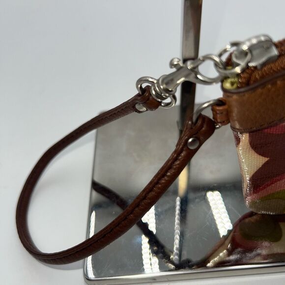 Fossil Key-Per Retro Flower Wristlet - Picture 2 of 7